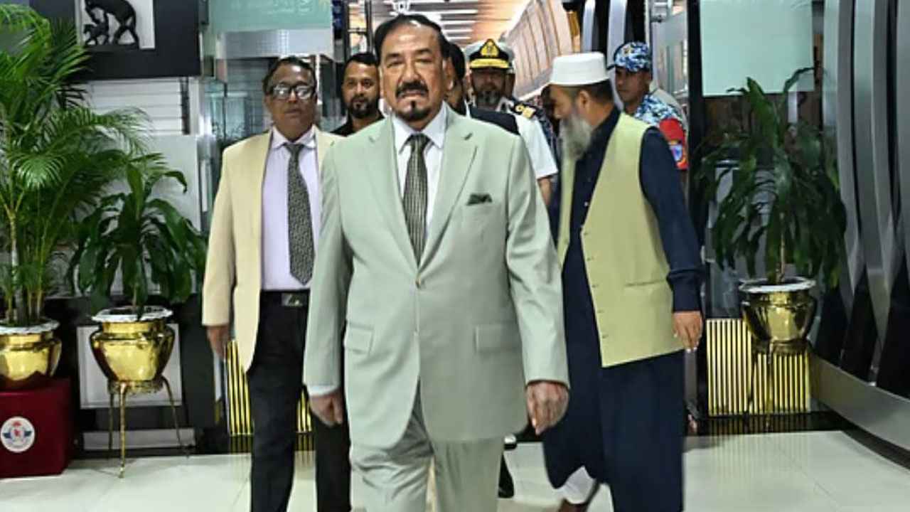 কাতার সফরে দেশ ছাড়লেন স্পিকার