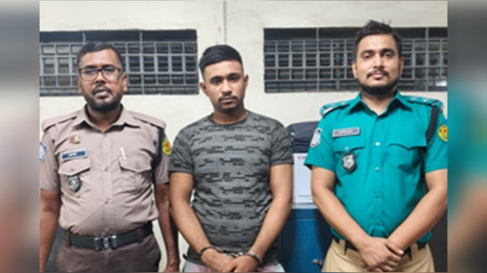 জেনেভা ক্যাম্পে পুলিশের অভিযানে ওয়ান শুটারসহ যুবক গ্রেপ্তার