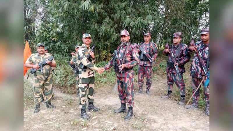 পাঁচবিবি সীমান্তের কাঁটাতারের বেড়া সরিয়ে নেয়ার আশ্বাস বিএসএফের