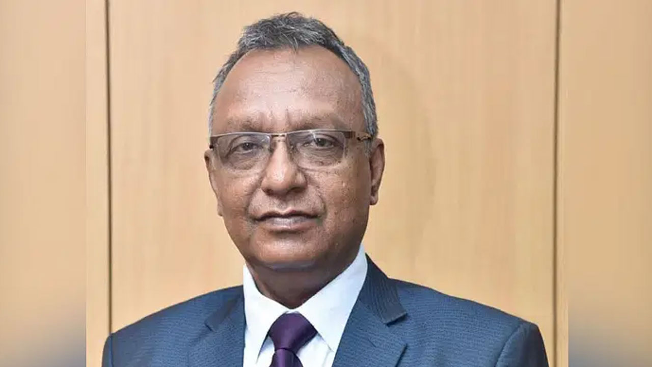 কানাডায় মেয়ের কাছে দেড় কোটি টাকা পাচার বিএফআইইউর সাবেক প্রধান শাহীনুলের