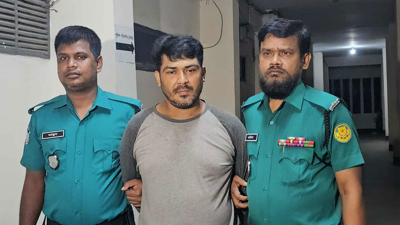মোহাম্মদপুরে দেড় লাখ টাকার জাল নোটসহ একজন গ্রেপ্তার