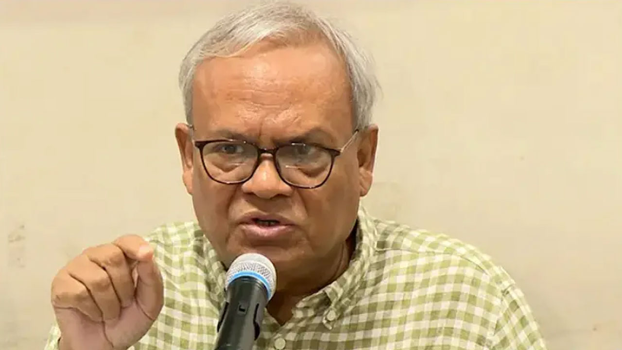 তারেক রহমান বাসায় পৌঁছানো পর্যন্ত শৃঙ্খলার সঙ্গে রাস্তায় অবস্থান করবেন  : রিজভী