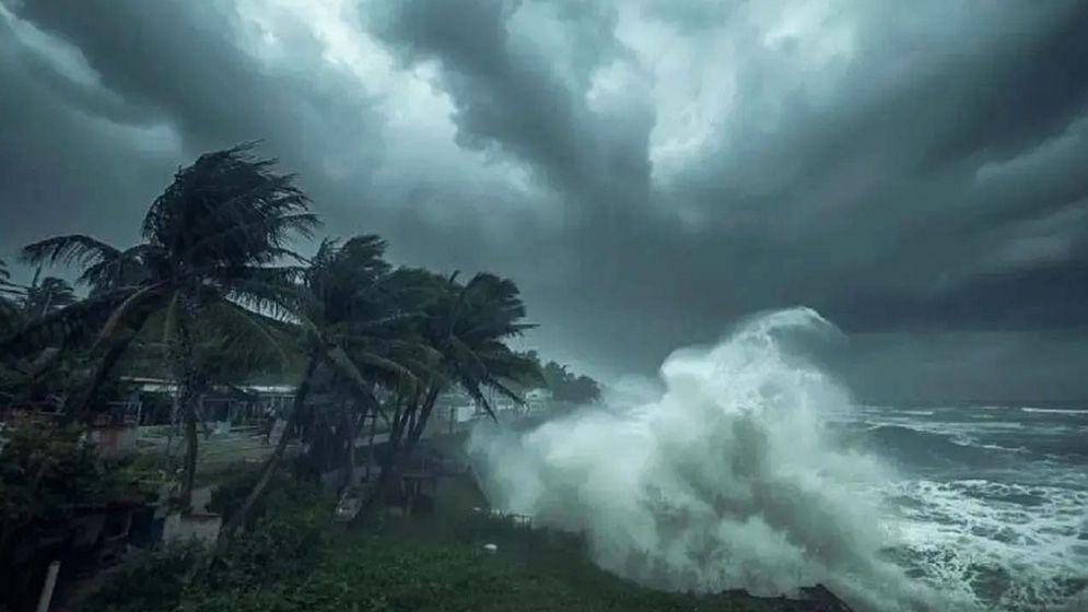 সন্ধ্যার মধ্যে ২০ জেলায় ঝড়ের আভাস