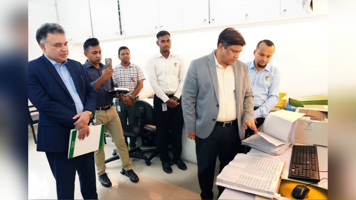জনআস্থা বাড়াতে তথ্যপ্রবাহ জোরদারের নির্দেশ প্রতিরক্ষা উপদেষ্টার
