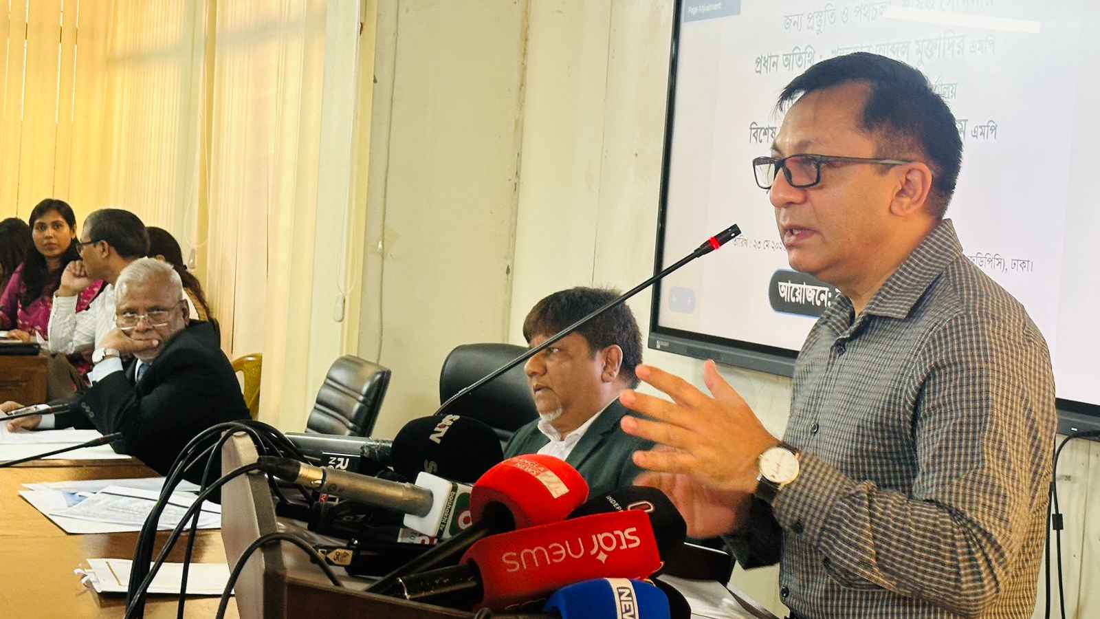 টেক্সটাইল শিক্ষাকে আধুনিকায়নের আহ্বান বাণিজ্যমন্ত্রীর